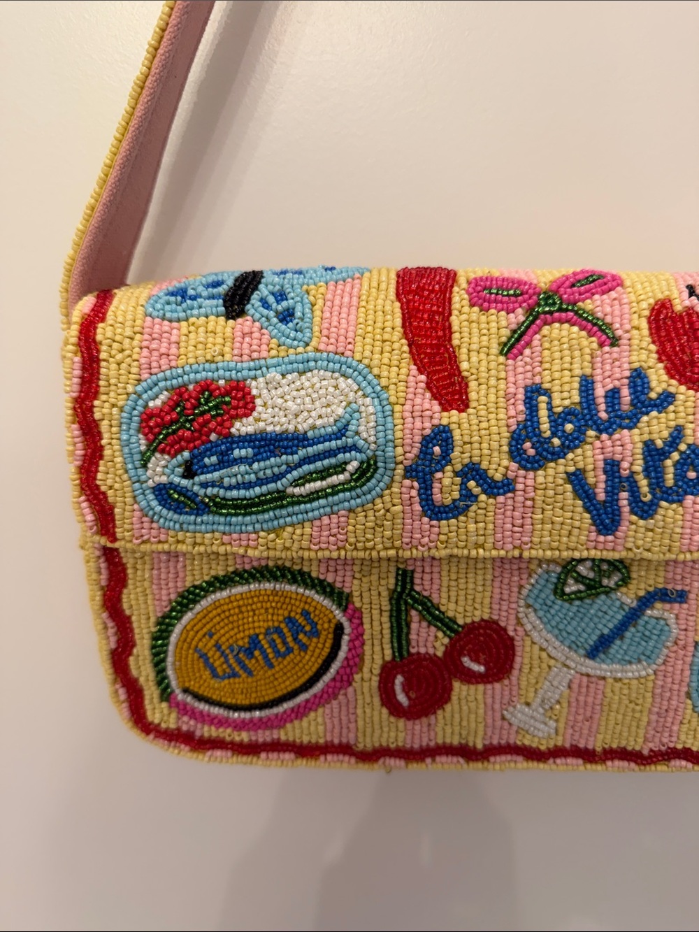 NWT-NEW VIRAL Beaded Pink 'La Dolce Vita' Shoulder Bag with Tropical Motifs - Picture 2 of 12